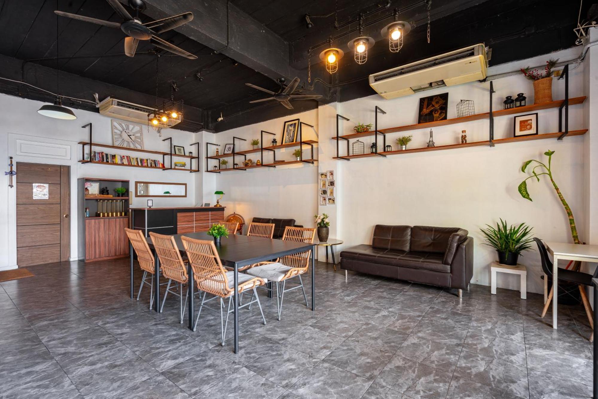 Station Boutique Hostel *